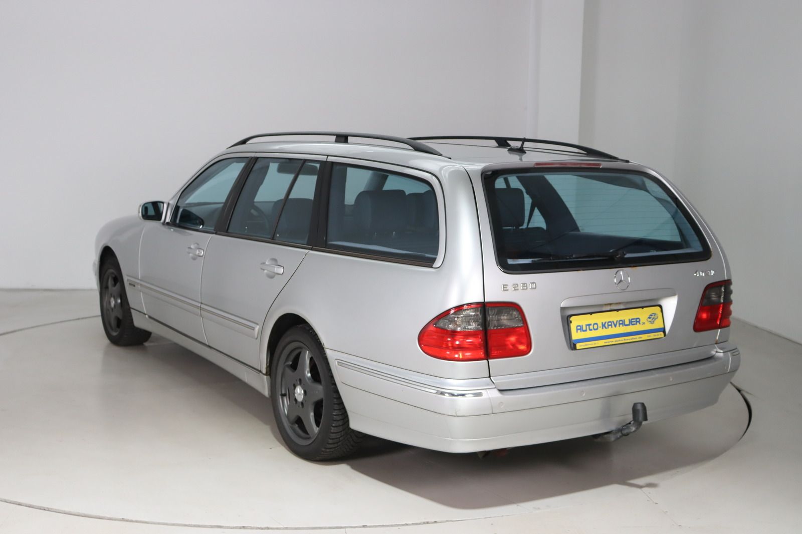 Fahrzeugabbildung Mercedes-Benz E 280 T 4MATIC AVANTGARDE * Xenon * HU/AU 01.27