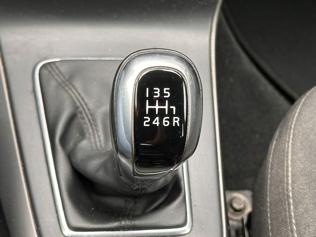 Volvo V40 D2 Kinetic *Navi*LED*CD-Player*Händler*
