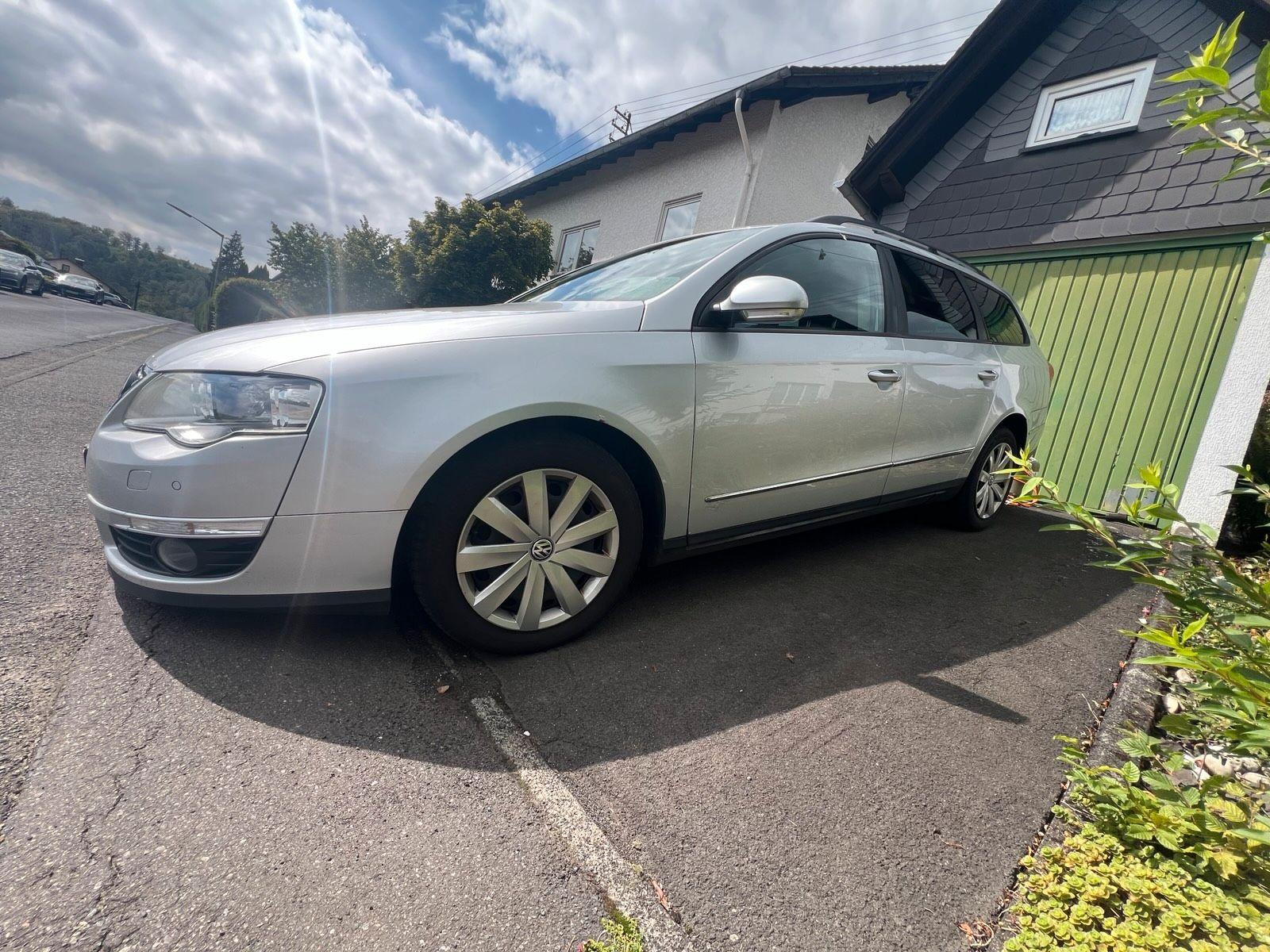 Volkswagen Passat 2008 — rear view