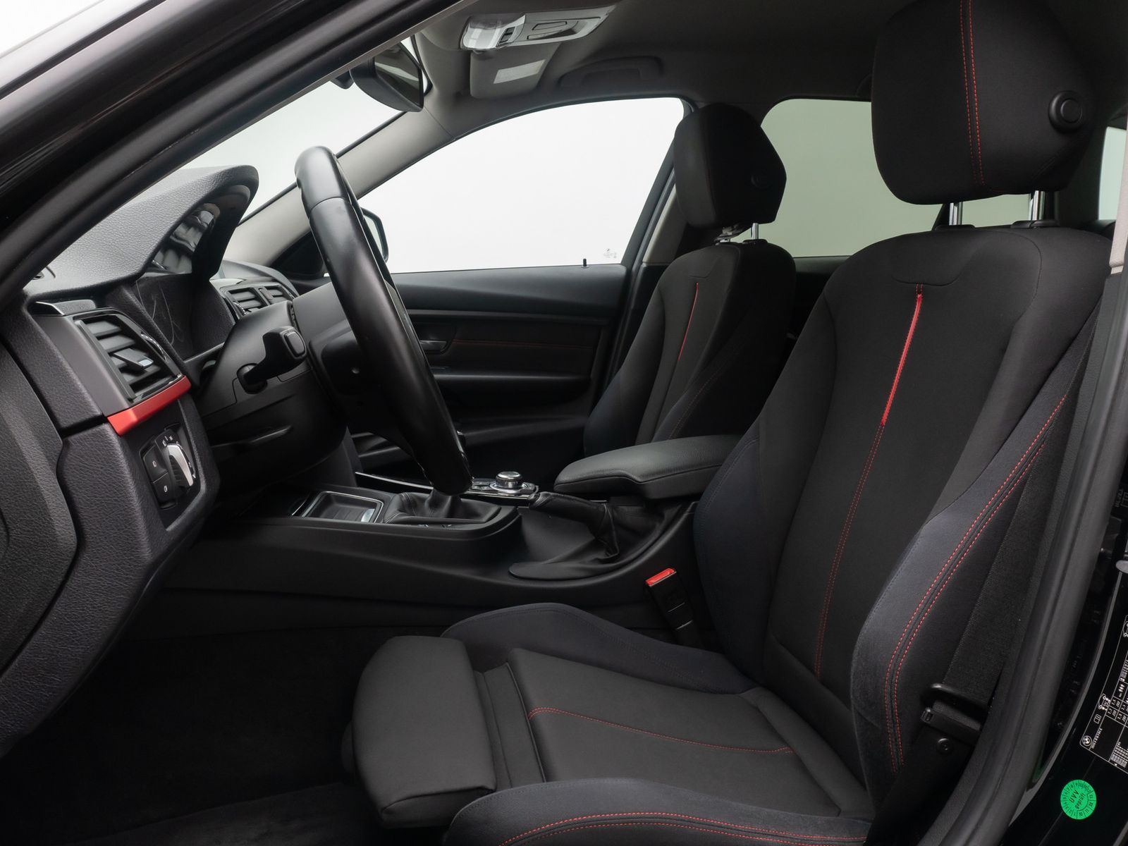 Fahrzeugabbildung BMW 320d Sport Line PDC Bi-Xenon HiFi NaviPro Lordos