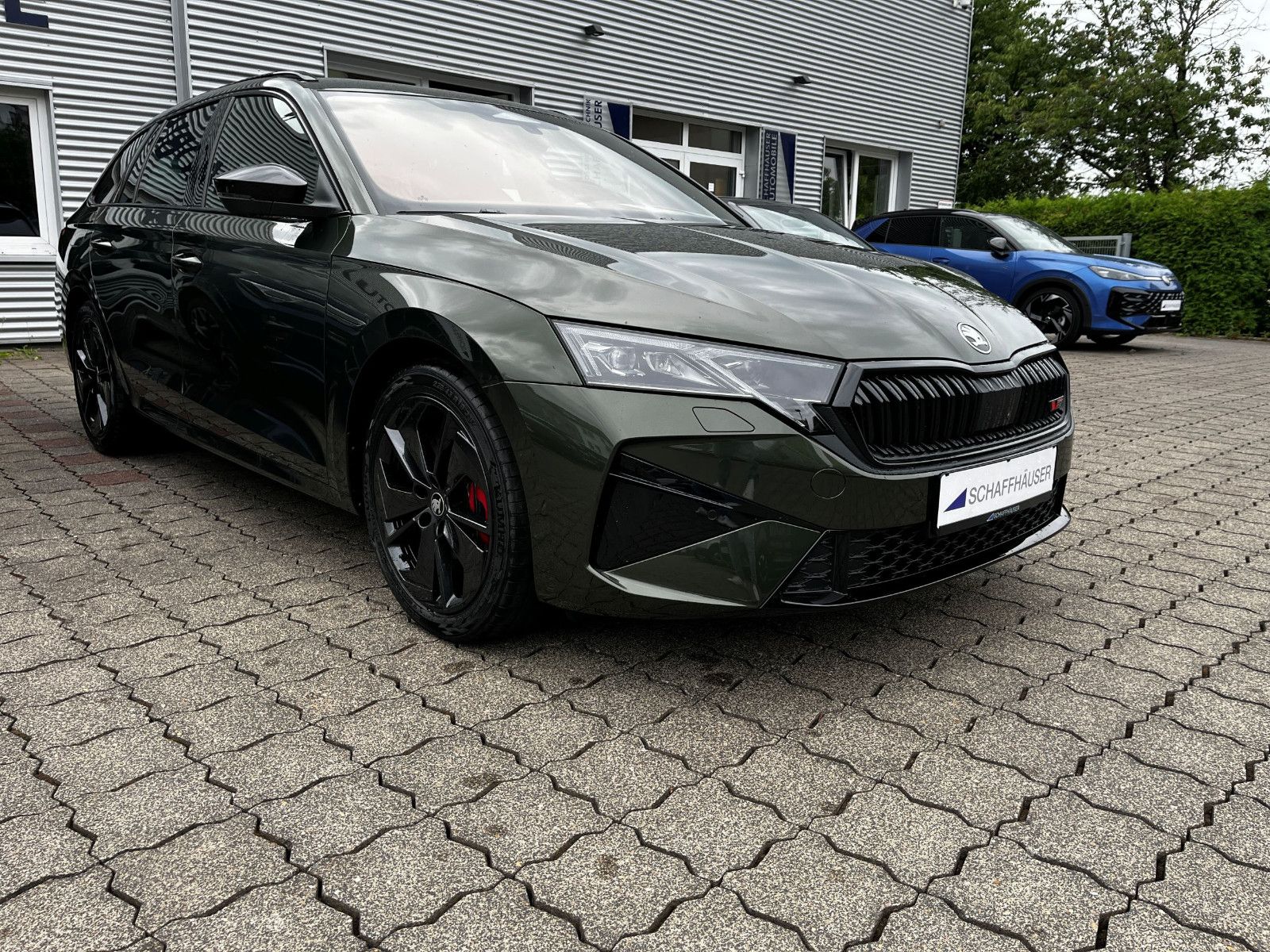 Fahrzeugabbildung SKODA Octavia Combi 2.0 TSI RS AHK NAV PANO 18"
