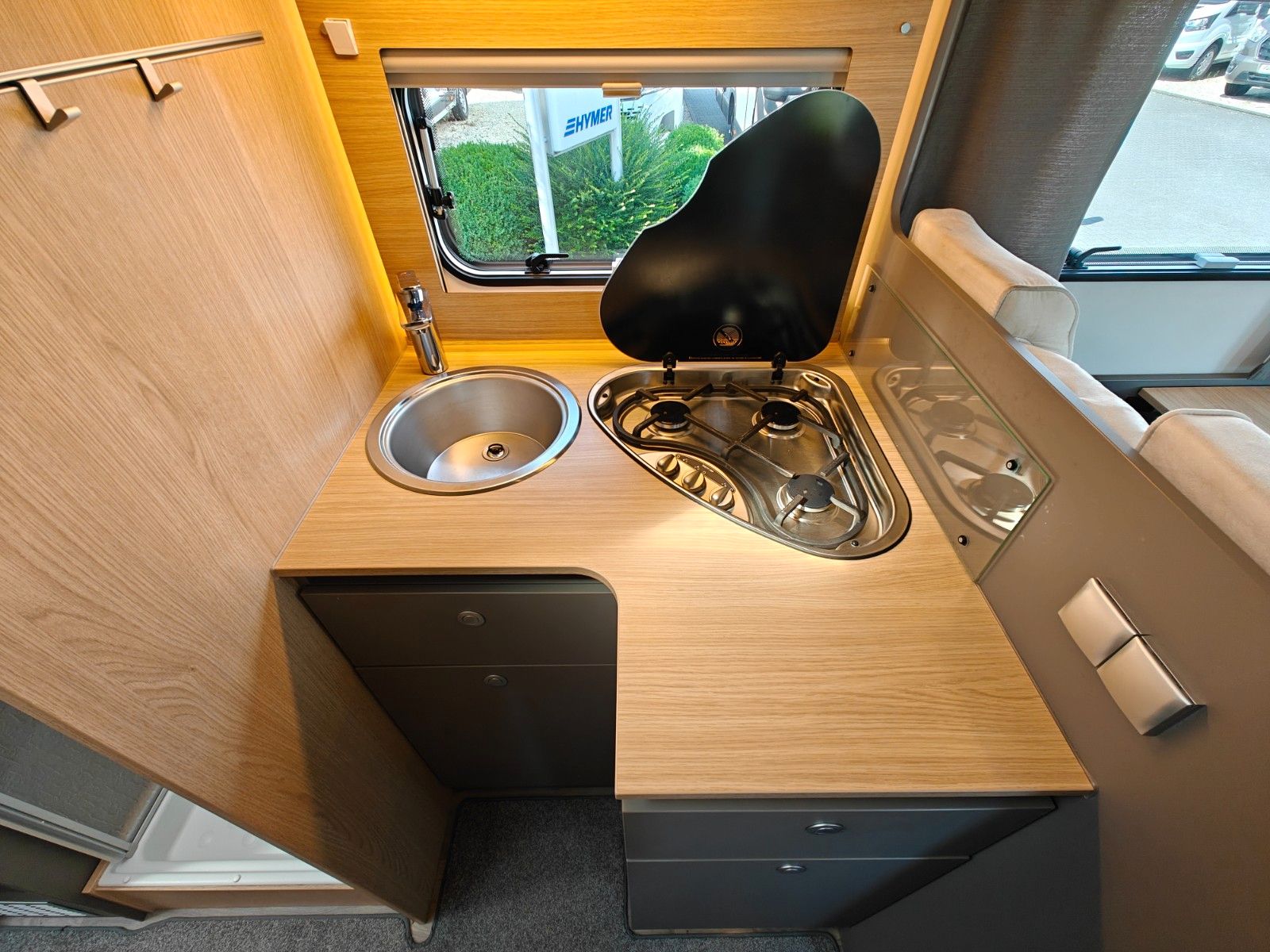Fahrzeugabbildung LMC Tourer Lift H 730 G - Luftfeder, Winterpaket -