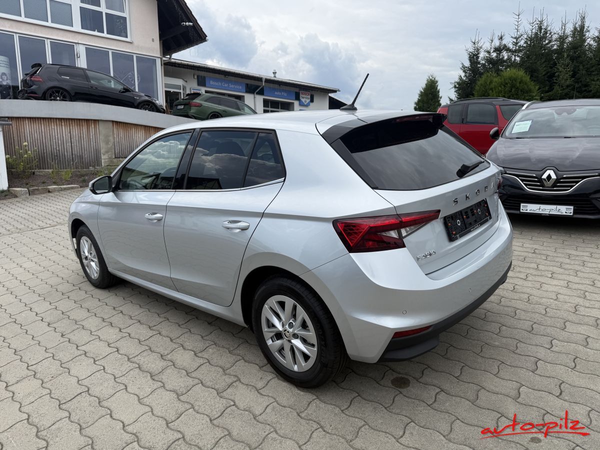 Skoda Fabia Selection DSG 5JGar.100tkm imagem 3