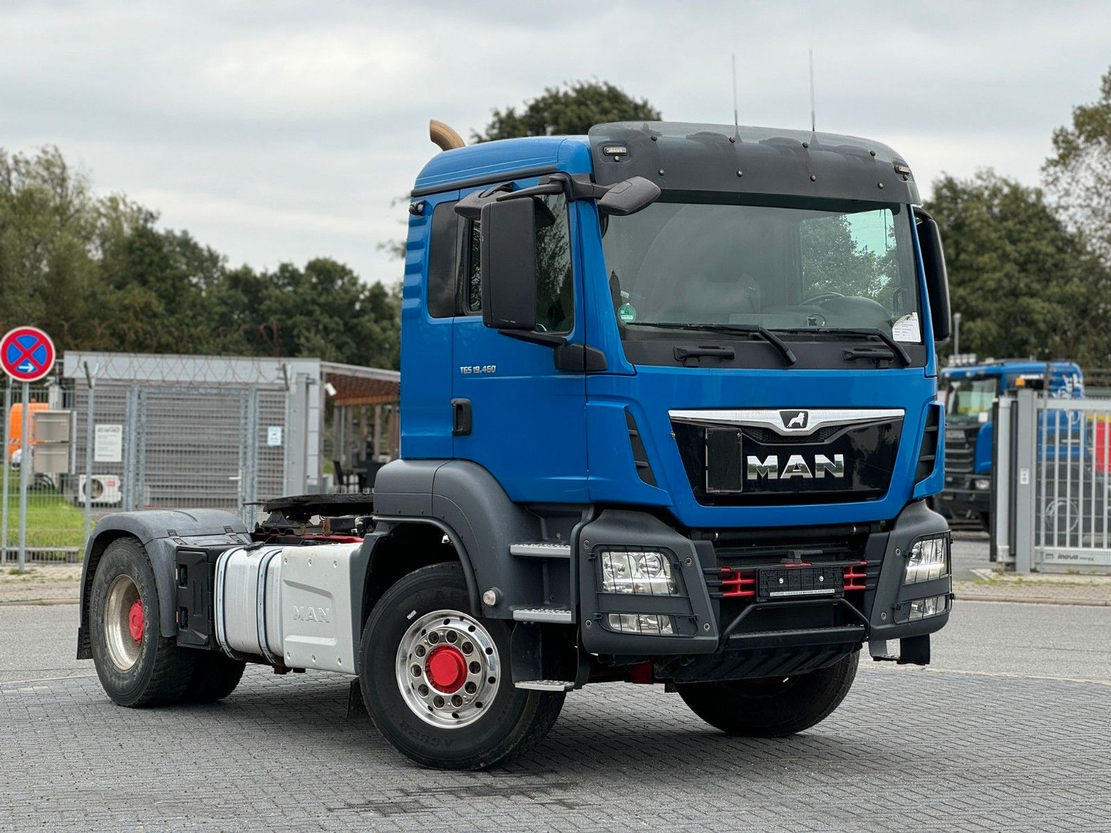 Fahrzeugabbildung MAN TGS 18.460 4x4H BLS SZM mit Hydrauliksystem