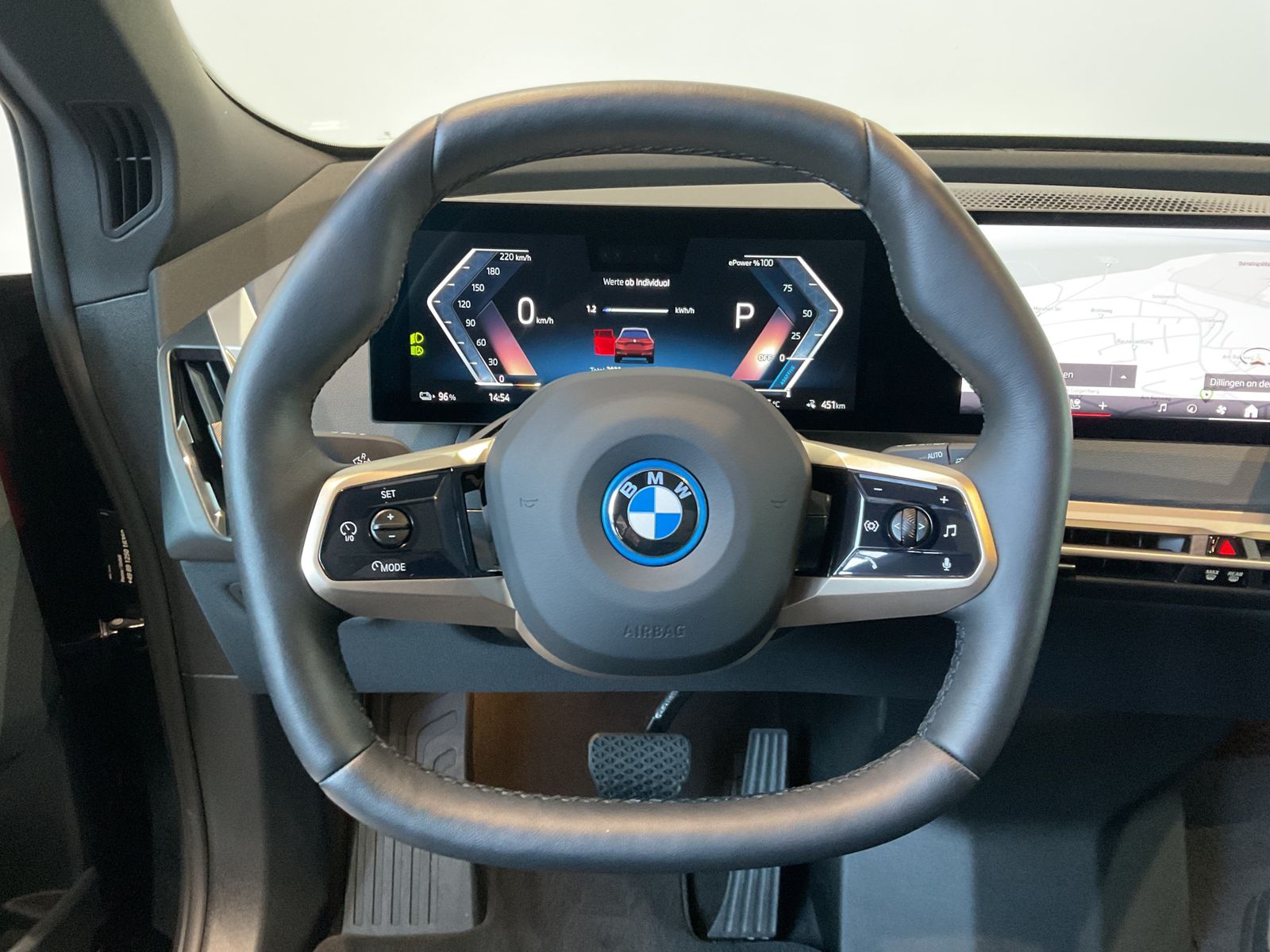 Fahrzeugabbildung BMW iX xDrive50 Sportpaket, aktive Sitzbelüftung vor