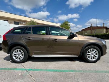 Volvo V60 Cross Country - 6