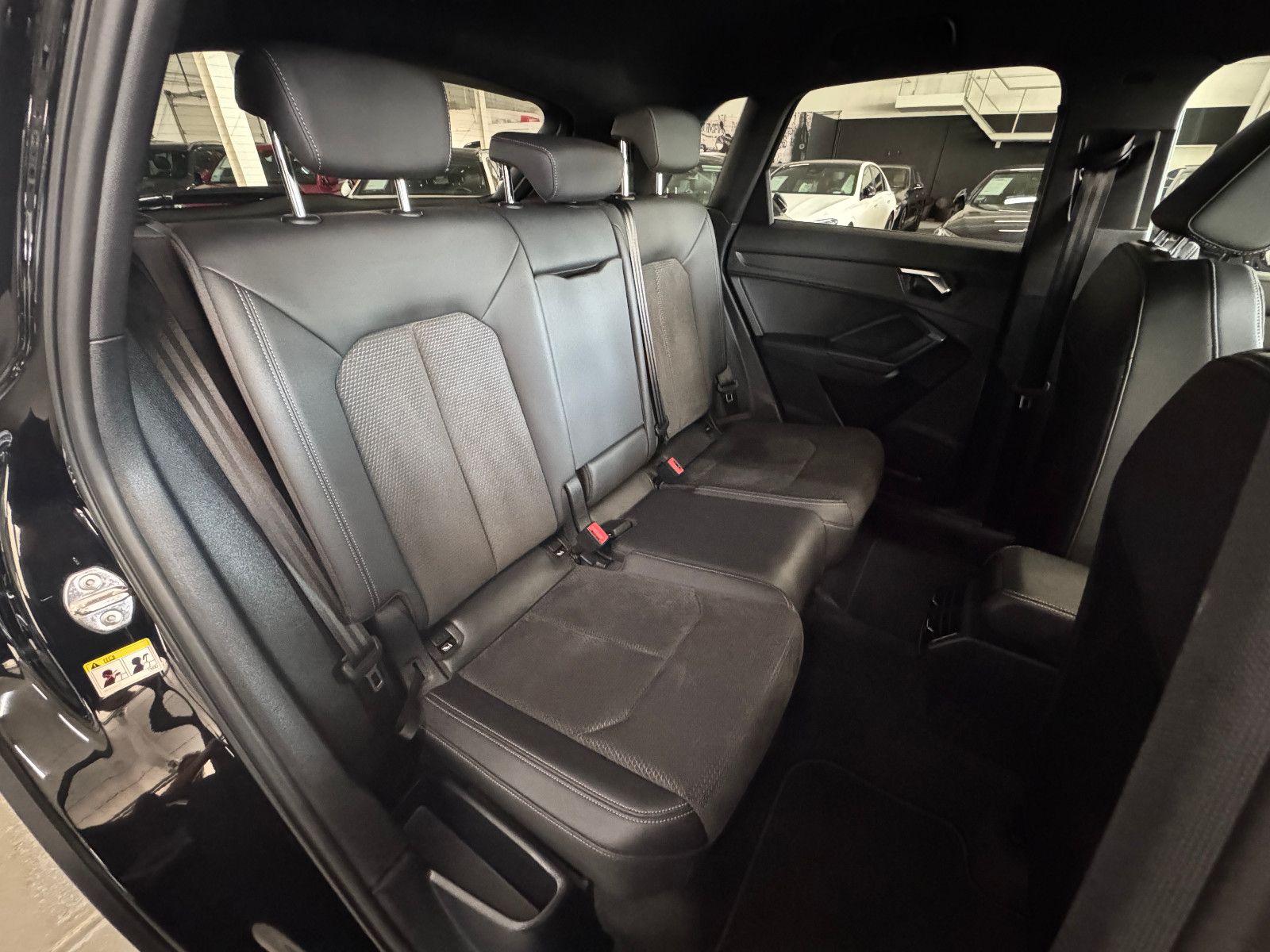 Fahrzeugabbildung Audi Q3 45 TFSI e S-TRONIC S-LINE ACC VIRTUAL LED KAM