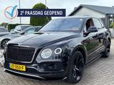 Bentley Bentayga 6.0 W12 Mulliner 2018 Zwart Carbon Akra - Bentley Bentayga: Mulliner