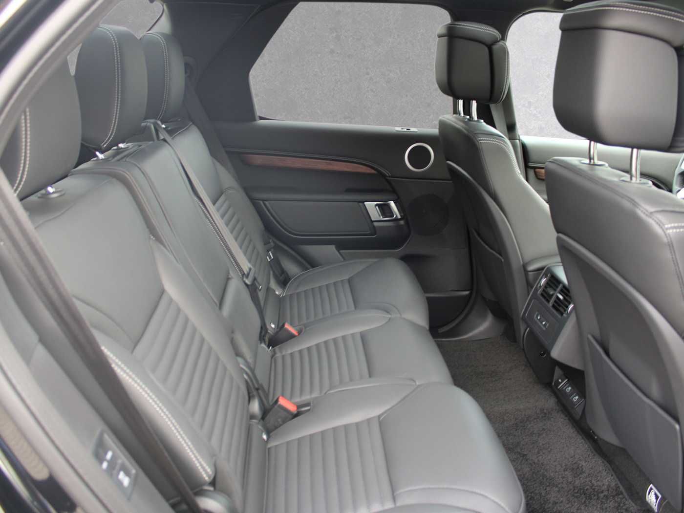 Fahrzeugabbildung Land Rover Discovery Diesel D350 Dynamic HSE