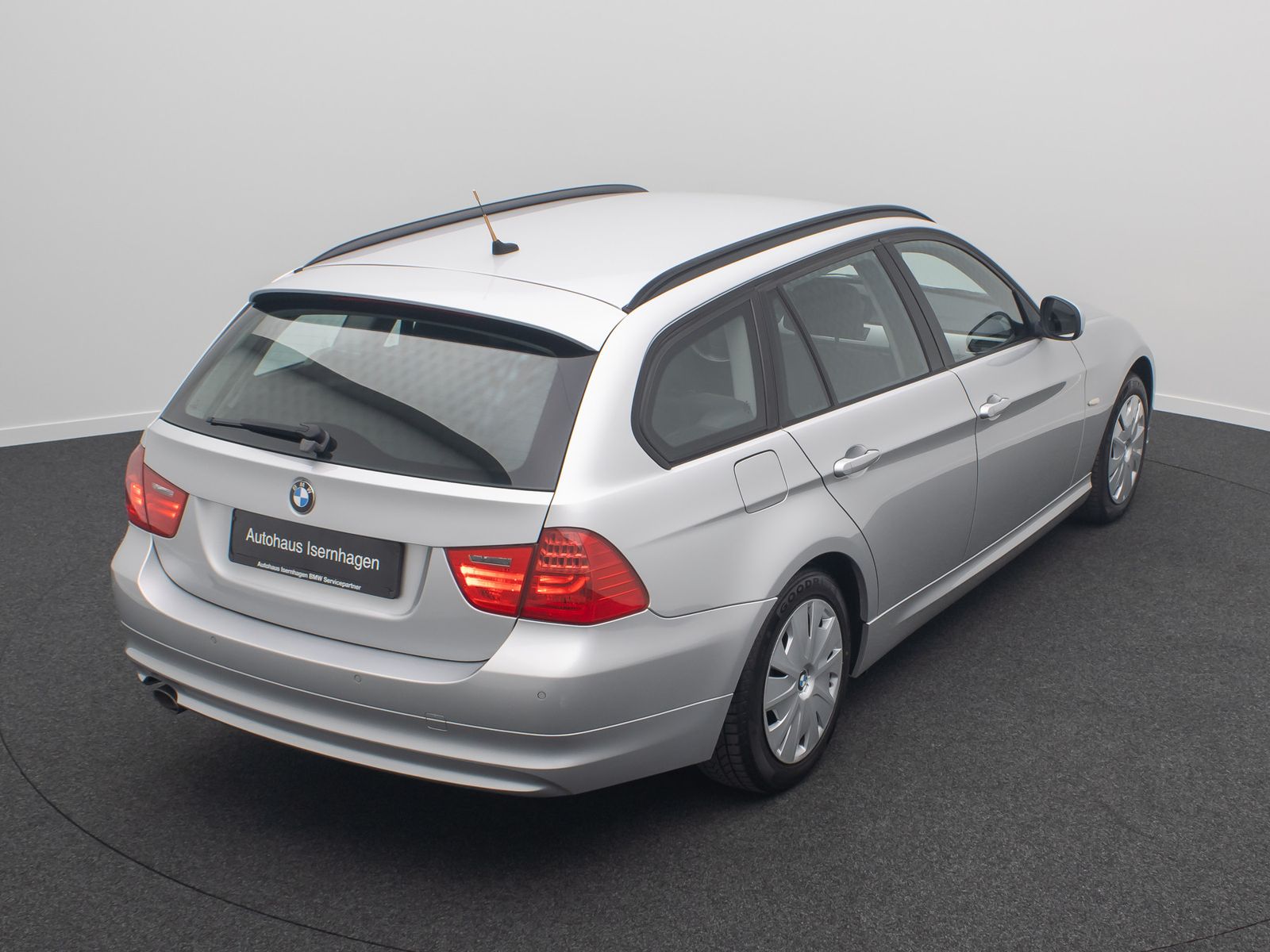 Fahrzeugabbildung BMW 320d Tempomat Xenon PDC NaviBusiness Standhzng