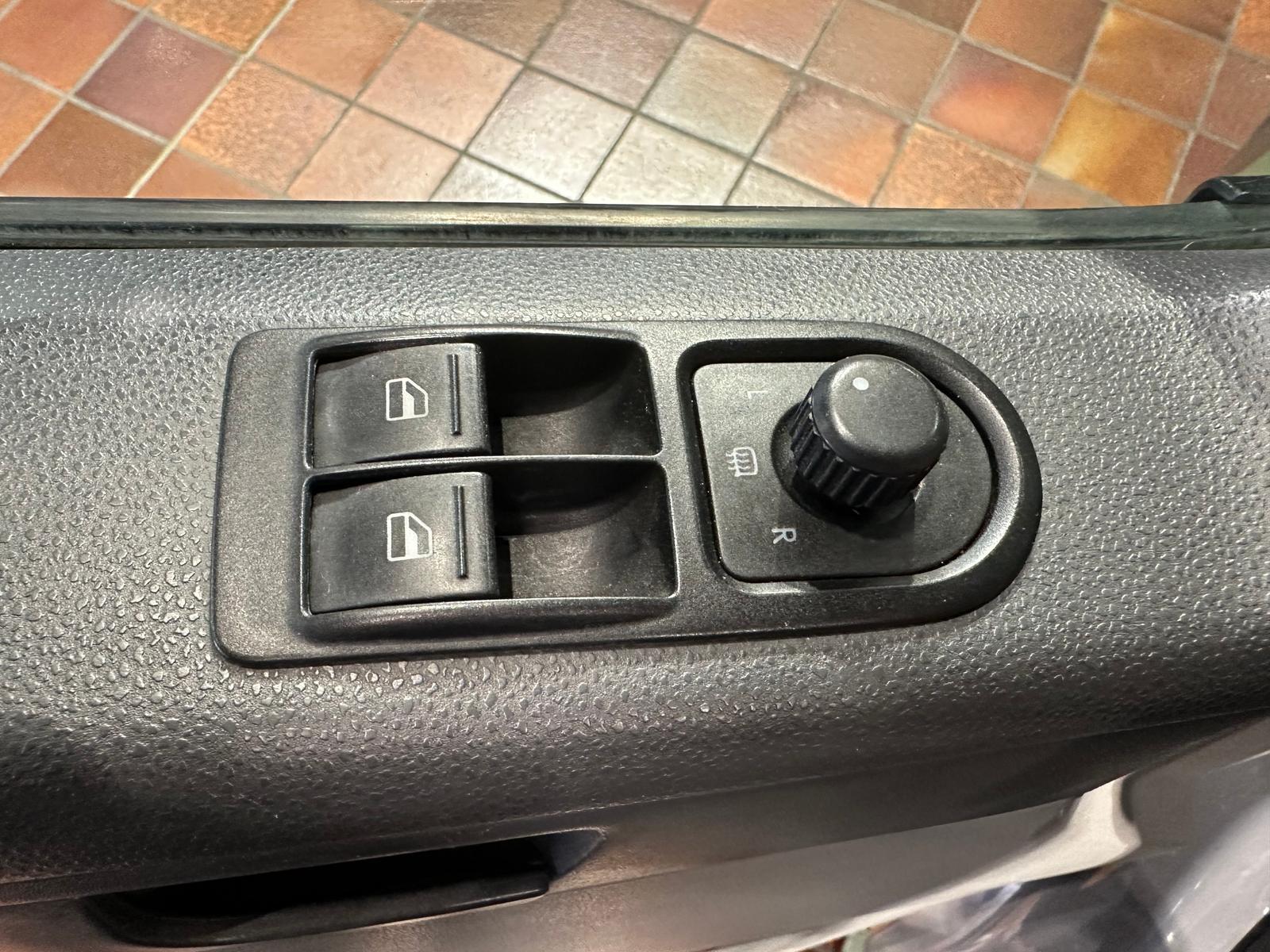 Volkswagen T5 WIDDER 4MOTION ROCKTON SEIKEL BUNDESWEHR OFFR