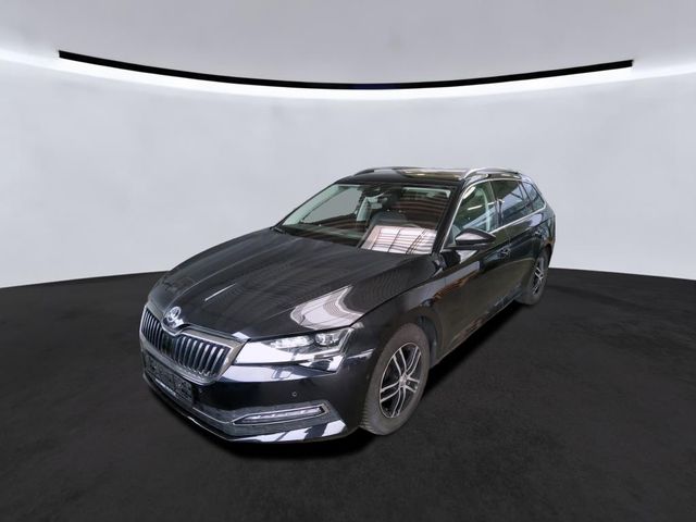 Skoda Superb Combi Premium Edition Leder Pano STHZ VIR