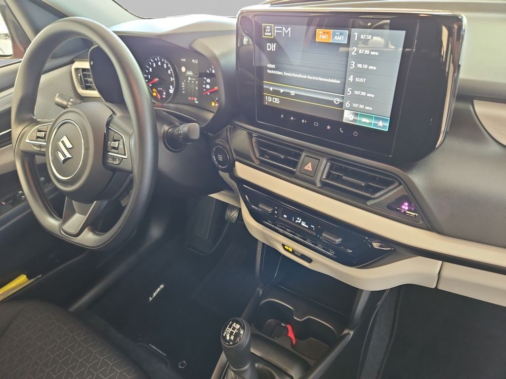 Fahrzeugabbildung Suzuki Swift 1.2 Hybrid MT Club Navi LED auf Wunsch SHZ