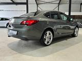Opel Astra 1.4 Turbo J Edition *Navi,PDC,Tempo.,Sitzh - Opel Astra: Limousine, J