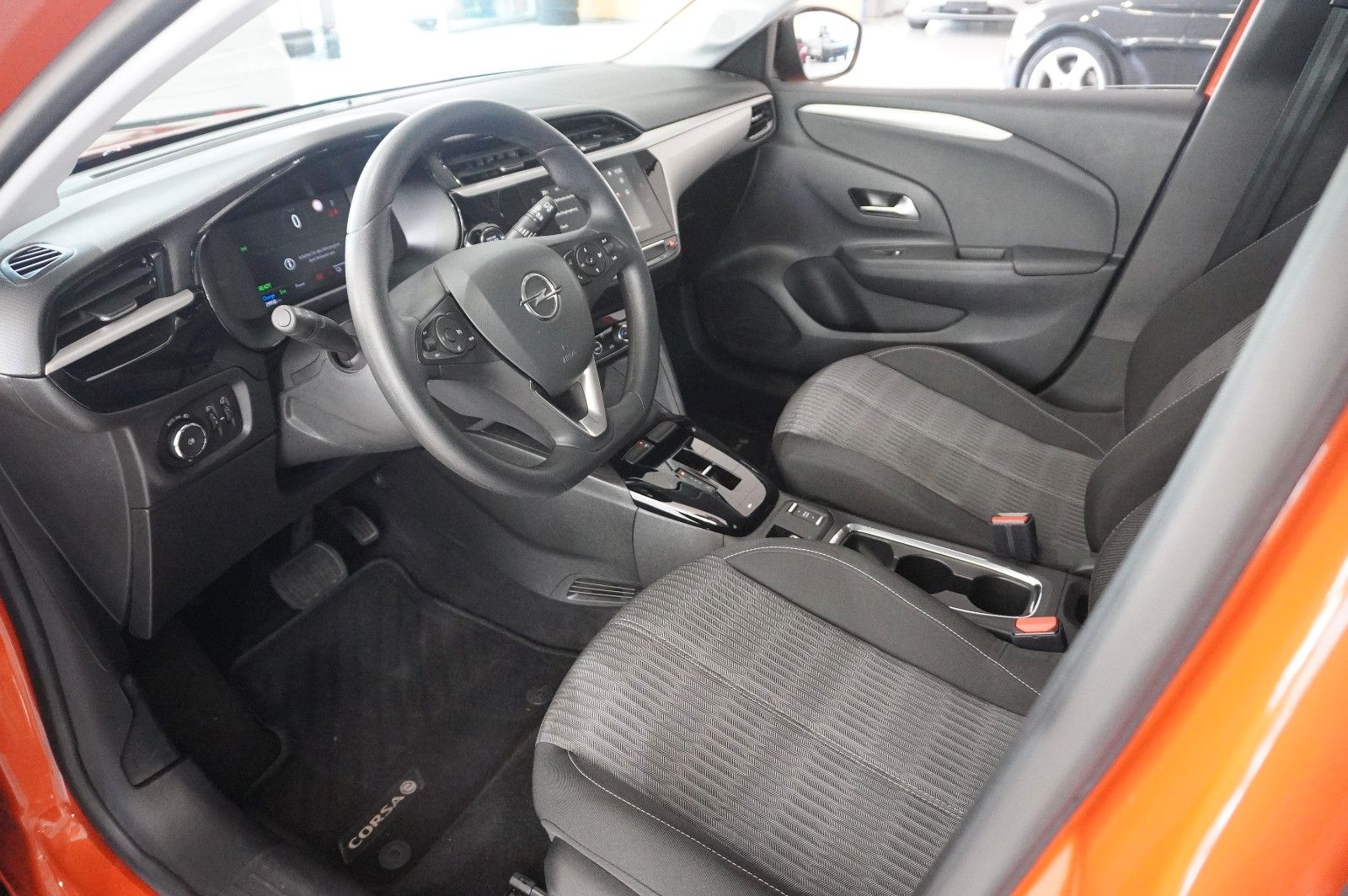 Fahrzeugabbildung Opel Corsa-e F EDITION 7KW NAVI/VIRT/DAB/TEMP/WÄRMEP