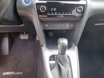 Toyota Yaris Cross - 12