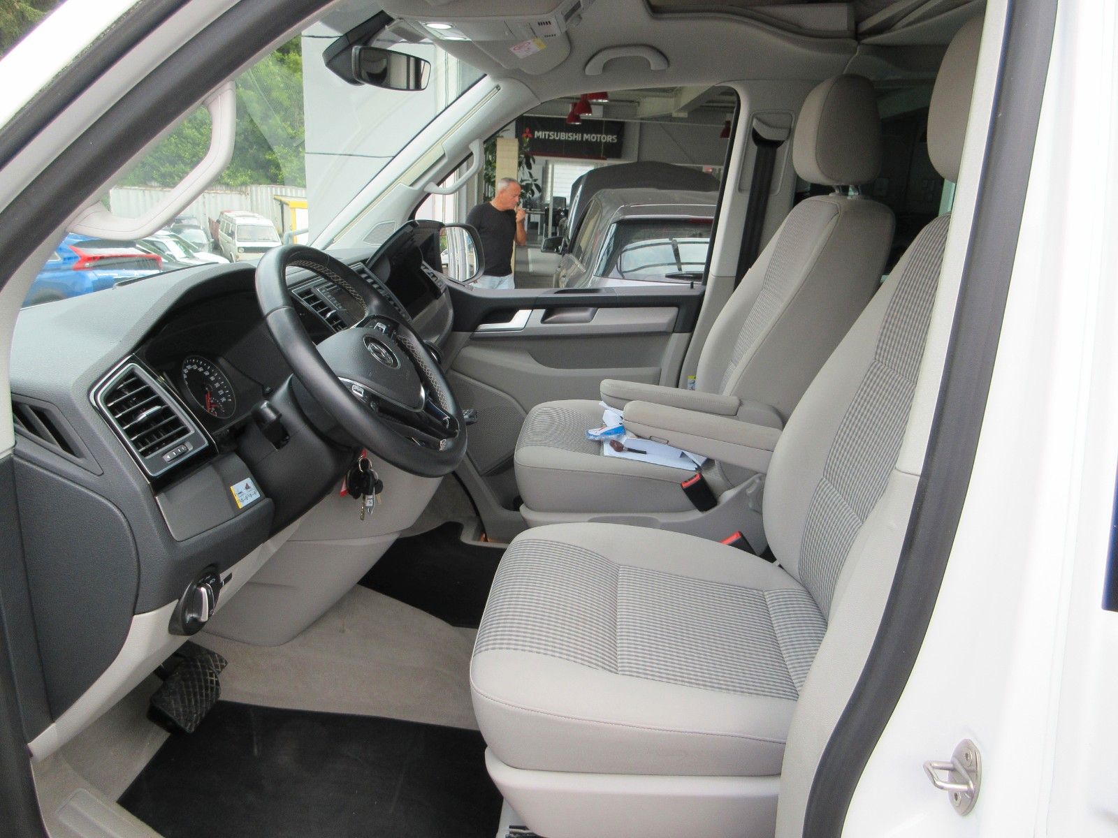 Volkswagen T6 California 2.0TDI Coast Edition elek. Ausstel foto 5