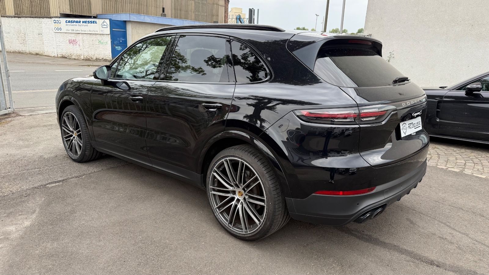 Fahrzeugabbildung Porsche Cayenne S Panorama Sitzkühlung 360°Kamera ACC