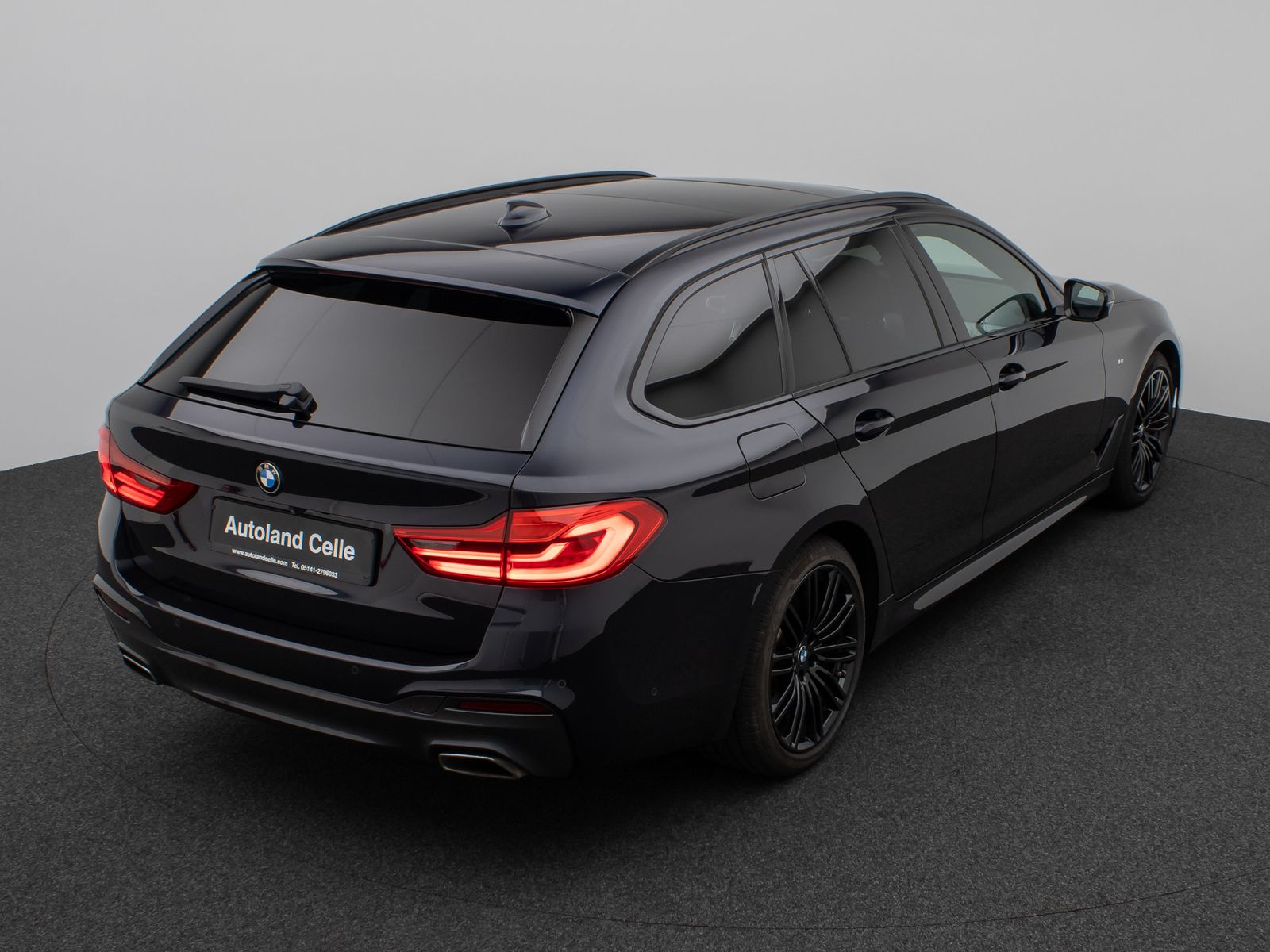 Fahrzeugabbildung BMW 540d xD M Sport Panorama 360°HUD SoftCl Massage
