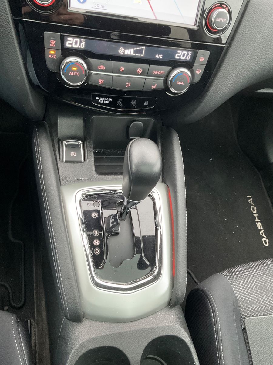 Fahrzeugabbildung Nissan Qashqai N-Connecta Panorama,AHK,Navi,Kamera