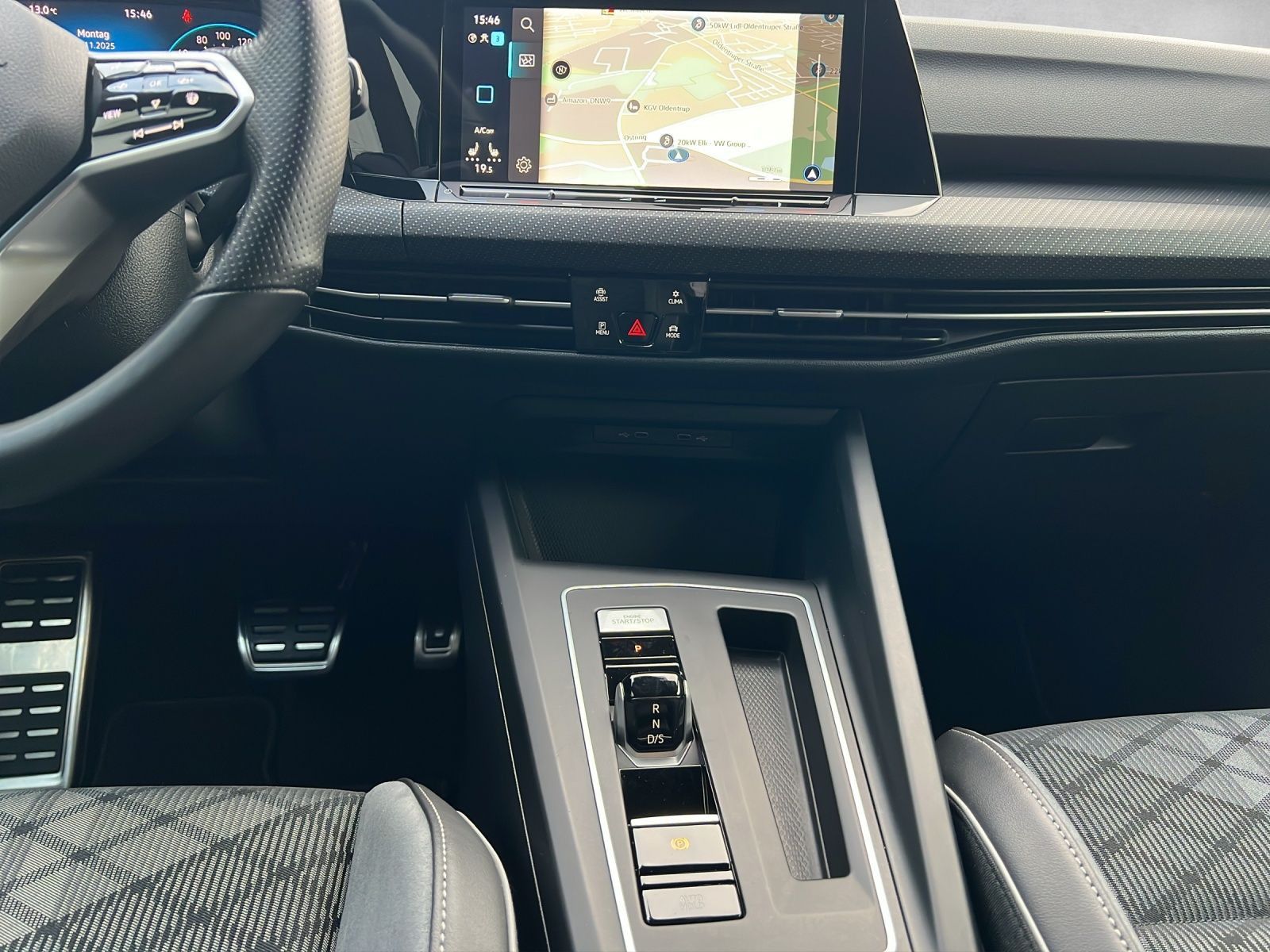 Golf VIII Variant R-Line 1.5 l eTSI DSG AHK*Navi