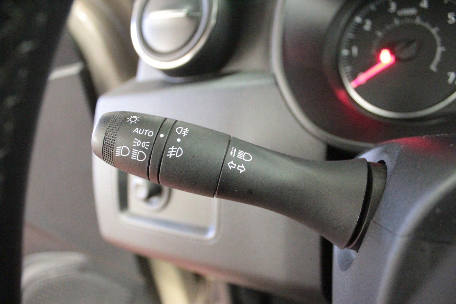 Fahrzeugabbildung Dacia Duster Tce100 Comfort 2WD*AHK*