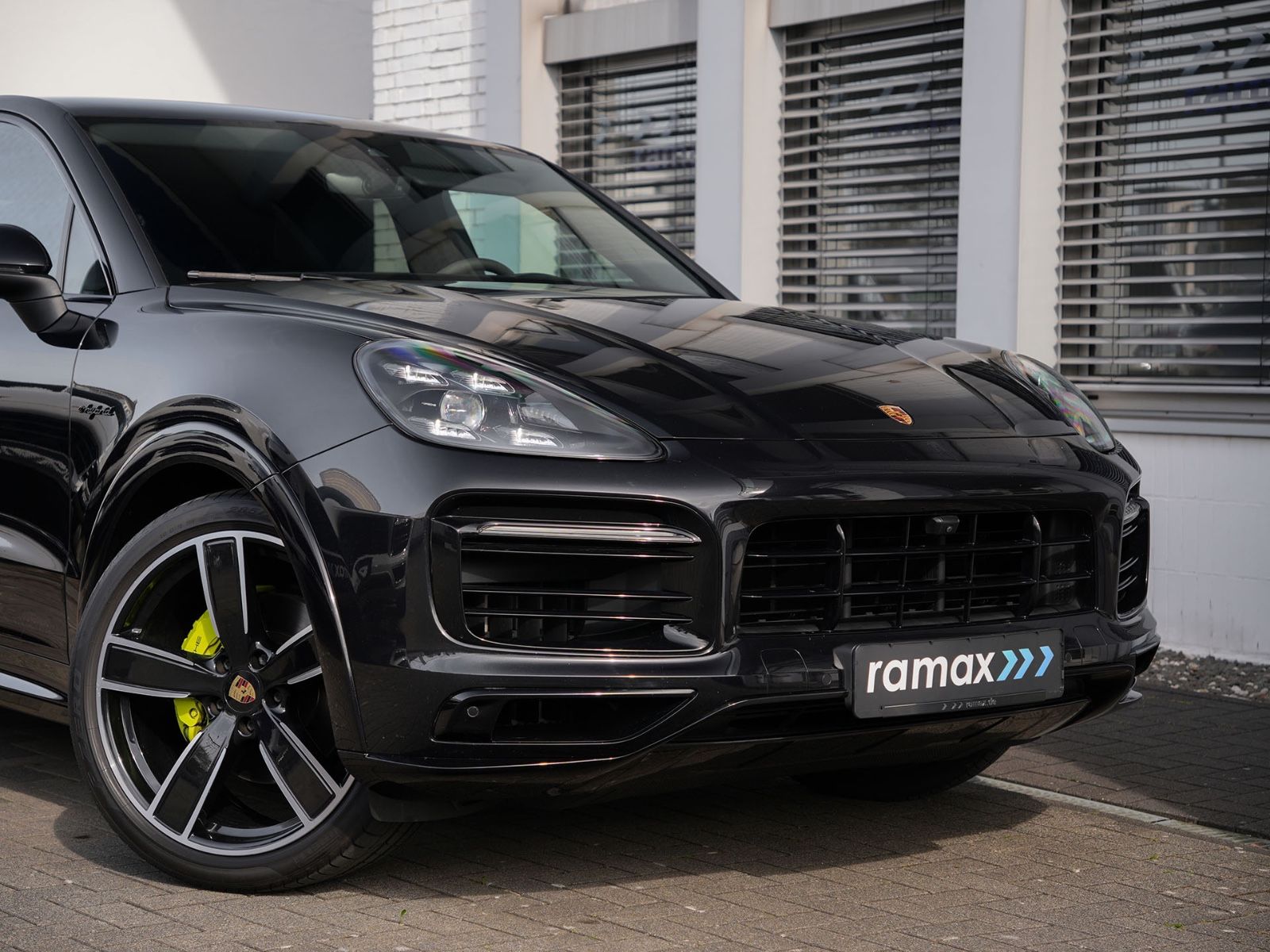 Porsche E-Hybrid Coupé SPORTDESIGN-PAKET-SPORTABGAS.-22" foto 11