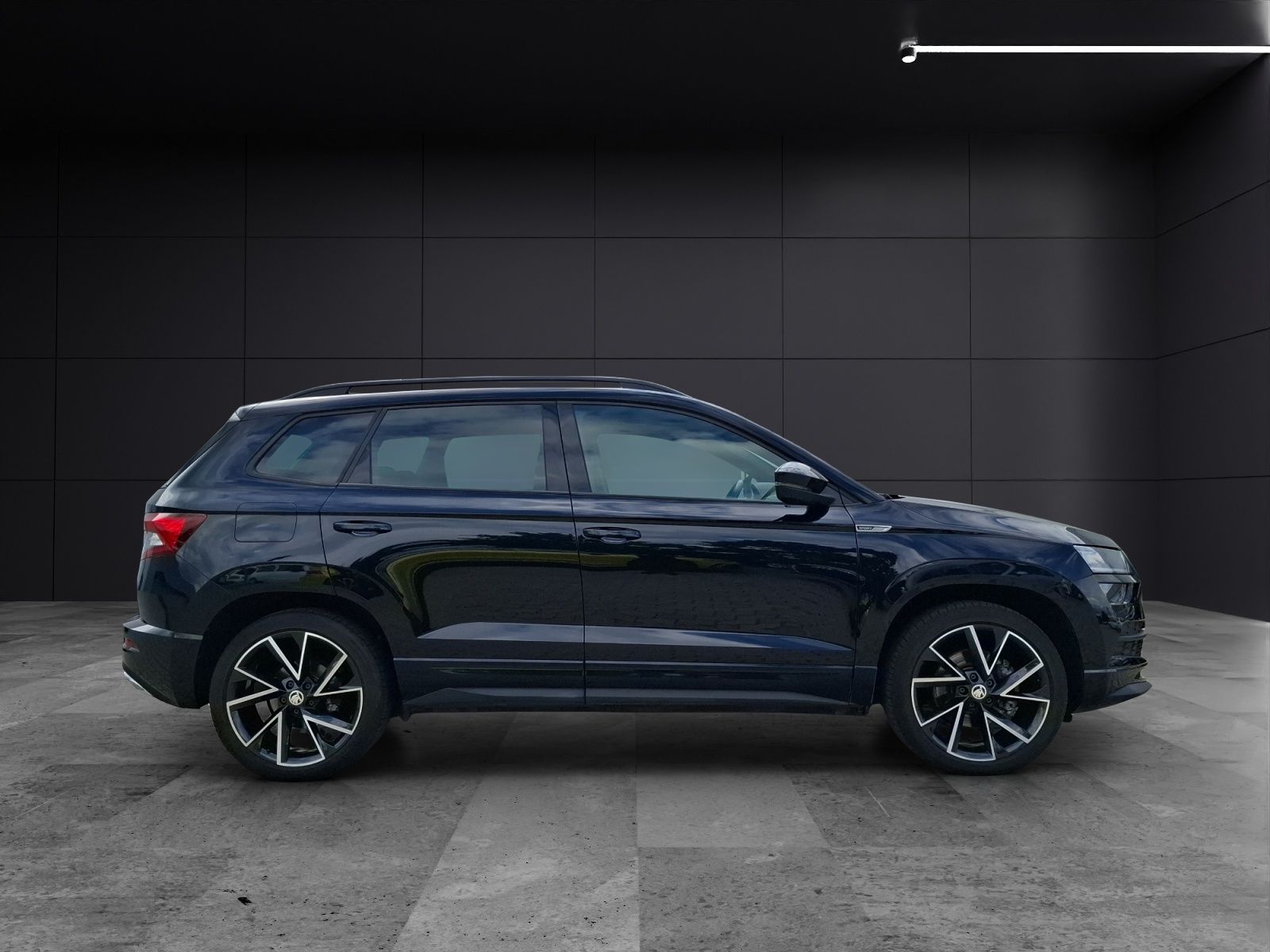 Fahrzeugabbildung SKODA Karoq TSI Sportline DSG 4x4 LED AHK Navi PANO AC