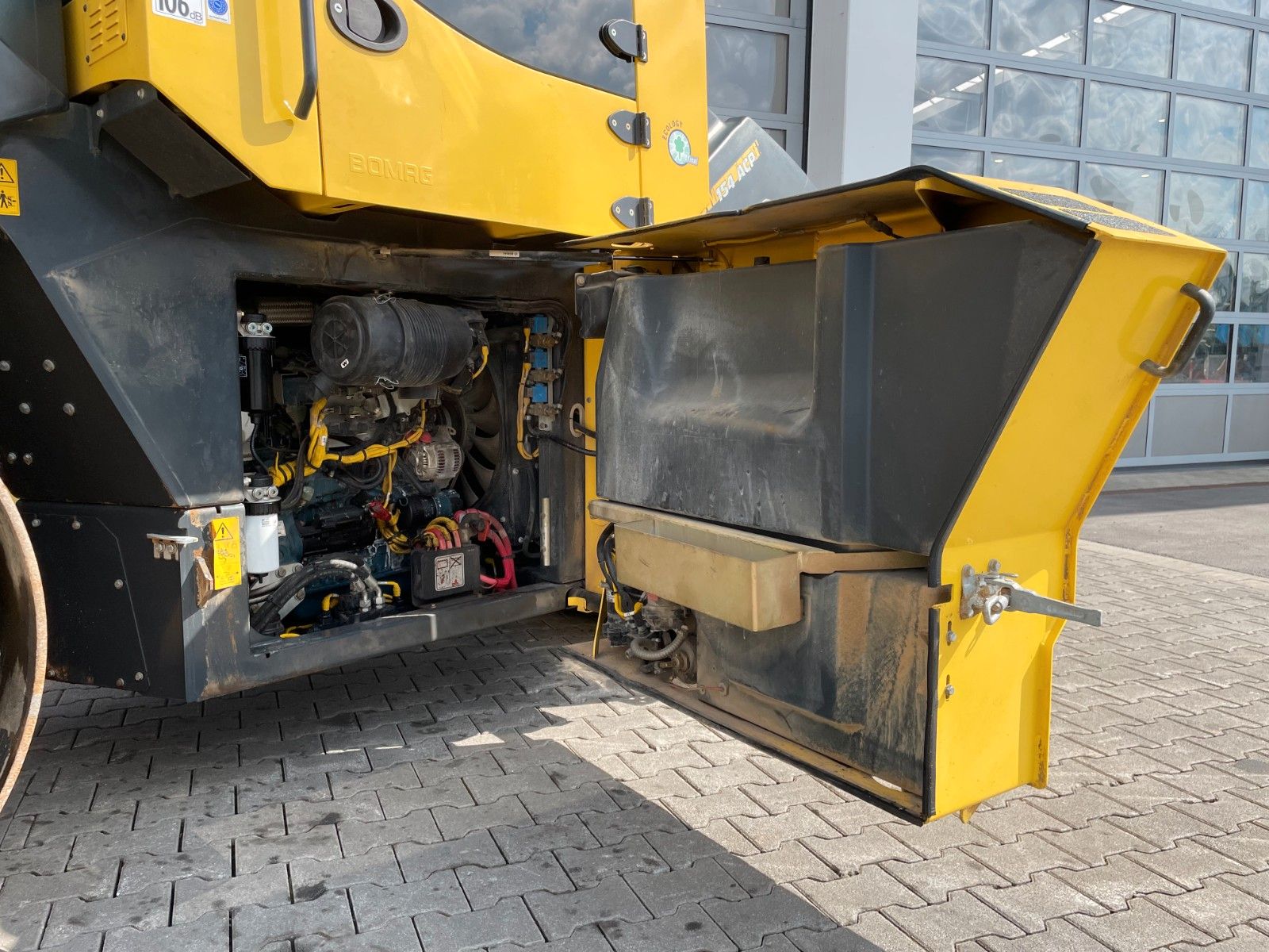 Fahrzeugabbildung BOMAG BW 154 ACP-4i AM / nur 1.459h / Asphalt Manager