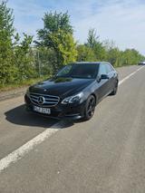 Mercedes-Benz E 300 BlueTEC AVANTGARDE AVANTGARDE  - Mercedes-Benz E 300: Bluetec