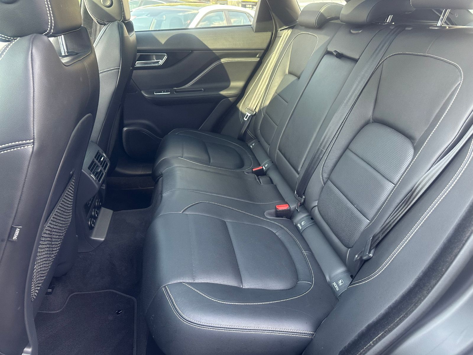 Fahrzeugabbildung Jaguar F-PACE S AWD QUICKSHIFT*22`LM+PANO+HEADUP+KAM*