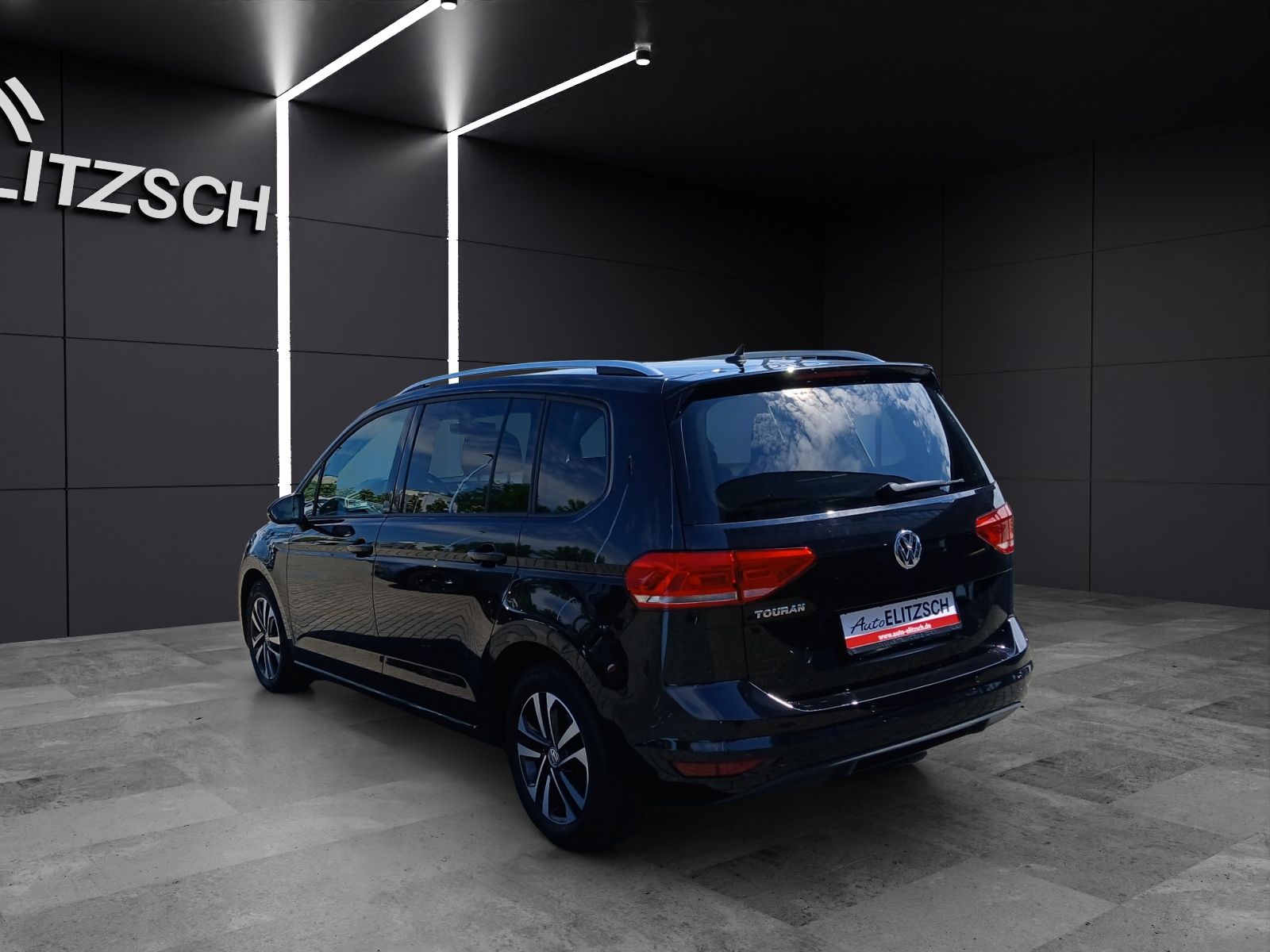Fahrzeugabbildung Volkswagen Touran TSI United 7-Si Navi PDC SH LM
