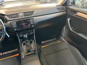 Skoda Superb Combi Style 4x4 *SZHZ*PDC*AHK*NAVI*KLIMA*