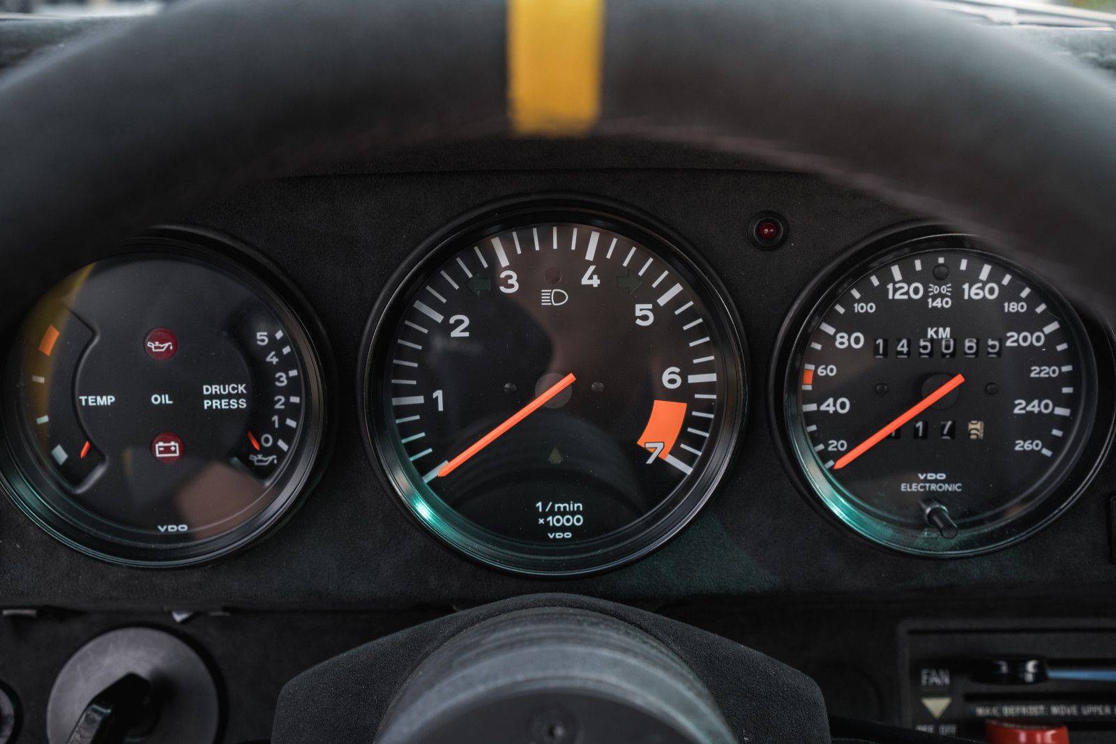 Fahrzeugabbildung Porsche 911 Carrera Coupe - 330PS - umfangr. restauriert