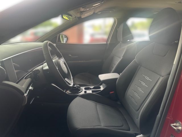Fahrzeugabbildung Hyundai Tucson FL (MY25) (160 PS) 6-MT 2WD SELECT Navi d