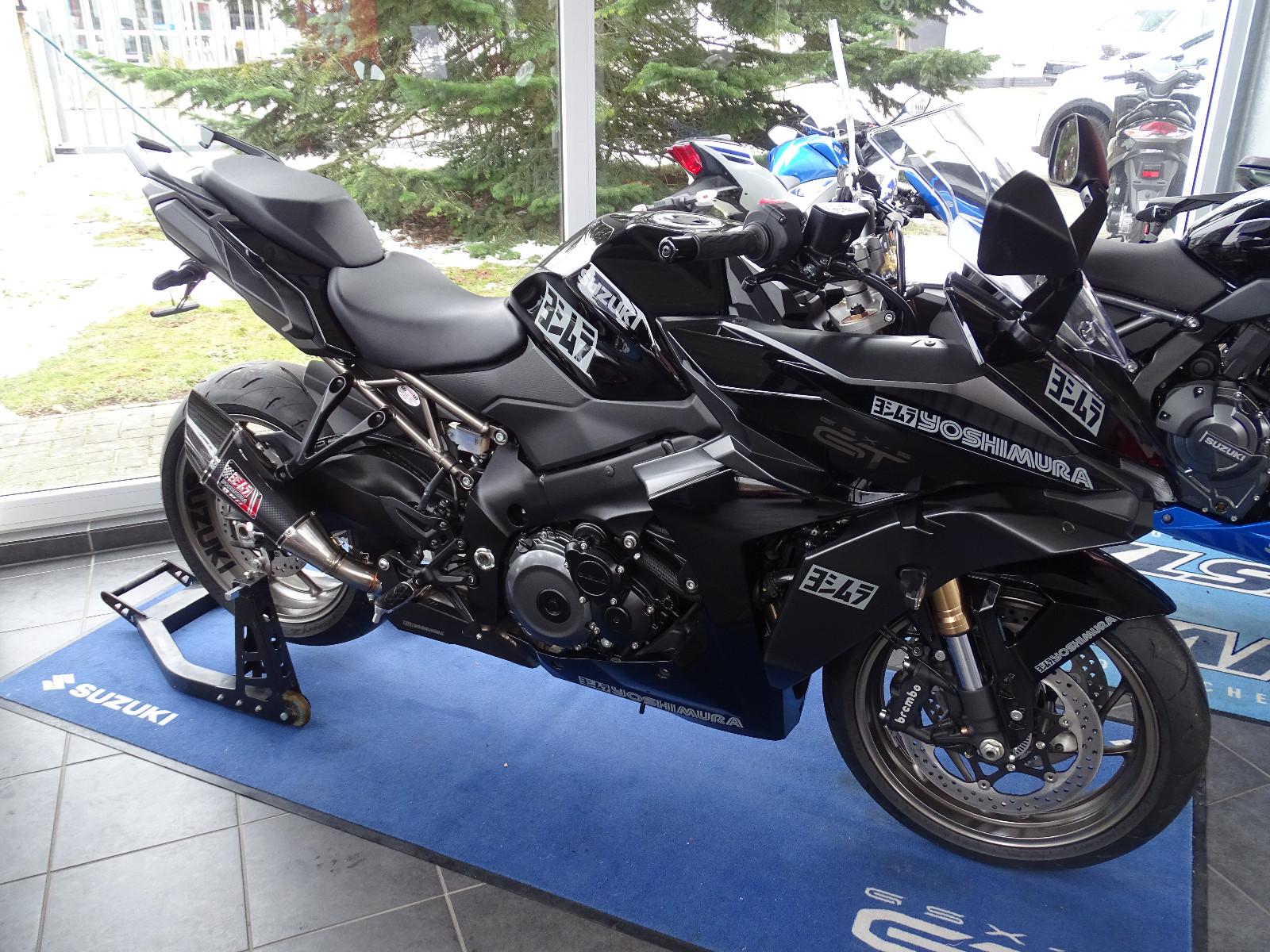 Suzuki GSX-S1000GT Yoshimura