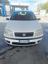 Fiat Punto 1.3 Multijet 16V 5 porte Dynamic - Fiat Punto mit Diesel-Antrieb: Dynamic