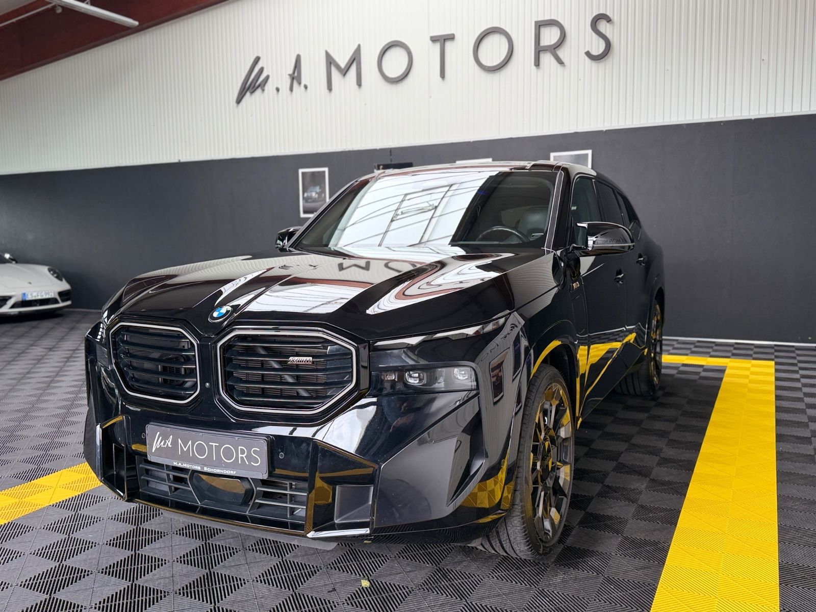 BMW XM/B&amp;W/AHK/M-DRIVERs PACKAGE/BMW GARANTIE