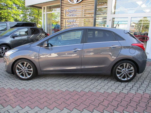 Fahrzeugabbildung Hyundai i30 blue Premium Automatik, Panorama-Dach