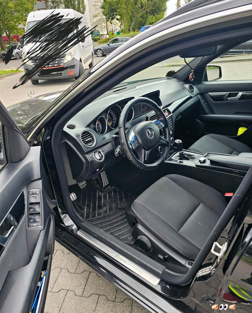 Mercedes-Benz C180 2011 — photo 7