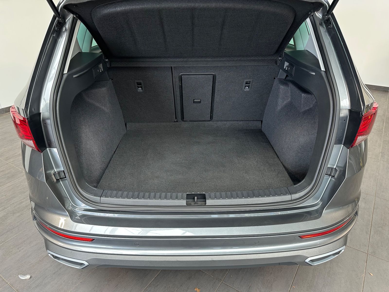 Fahrzeugabbildung SEAT Ateca FR 4Drive 2.0 TSI DSG NAV+LED+KAM+ACC