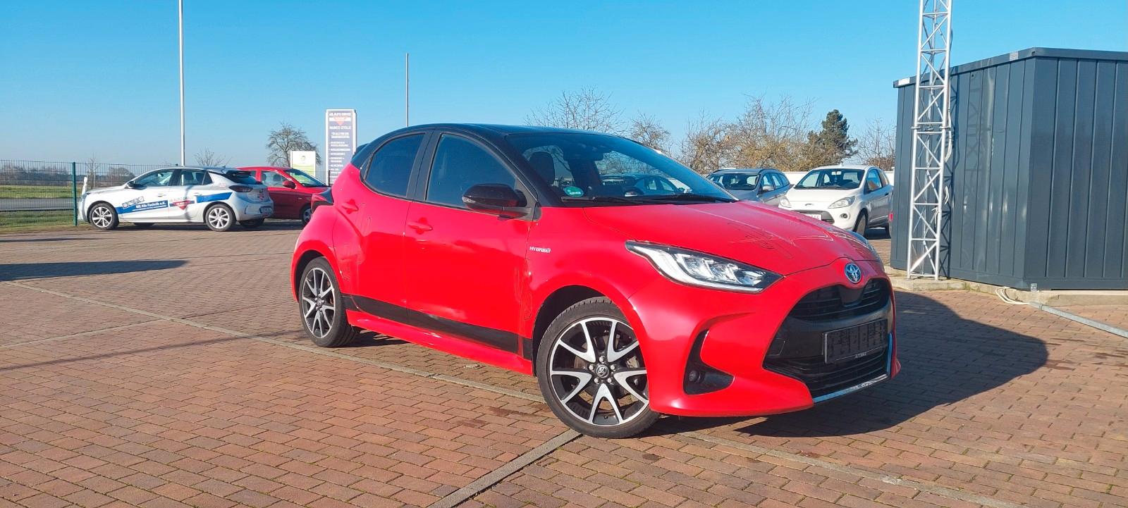 Toyota Yaris Hybrid Premier Edition - LED, SHZ, WR...