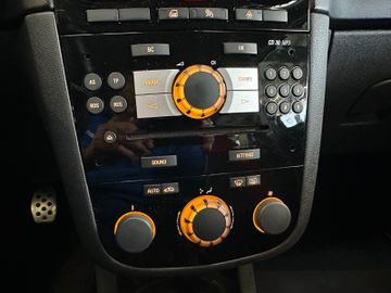 MYAUTOCENTER – Gebraucht- und Jahreswagen mit Werkstattservice in Pfaffenhofen Opel Corsa D GSI *OPC*PDC*