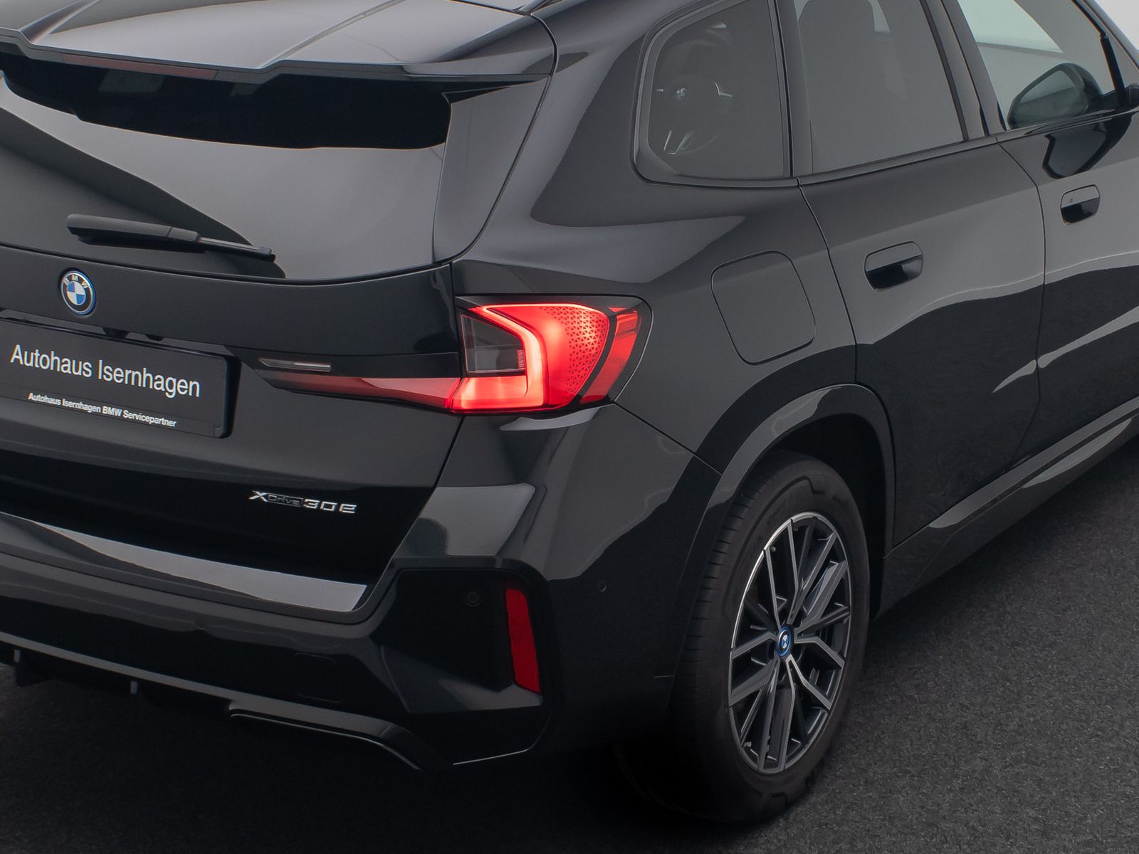 Fahrzeugabbildung BMW X1 xD30e M Sport 360&deg;HUD DAB H/K ACC Komfort LED