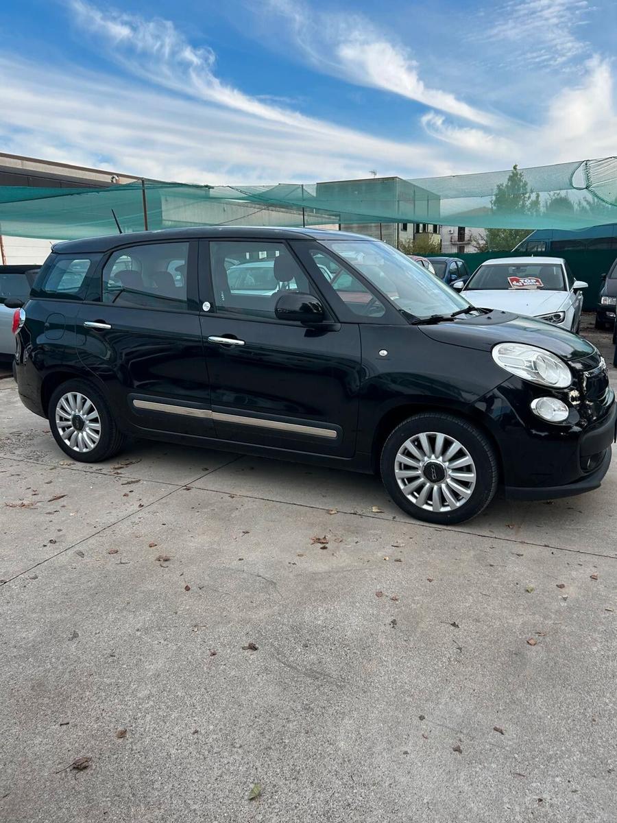 Fiat 500L 2015 — engine 1.598 cm³, 105 HP (77kW)