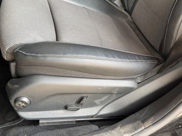 Mercedes E 220 - 11