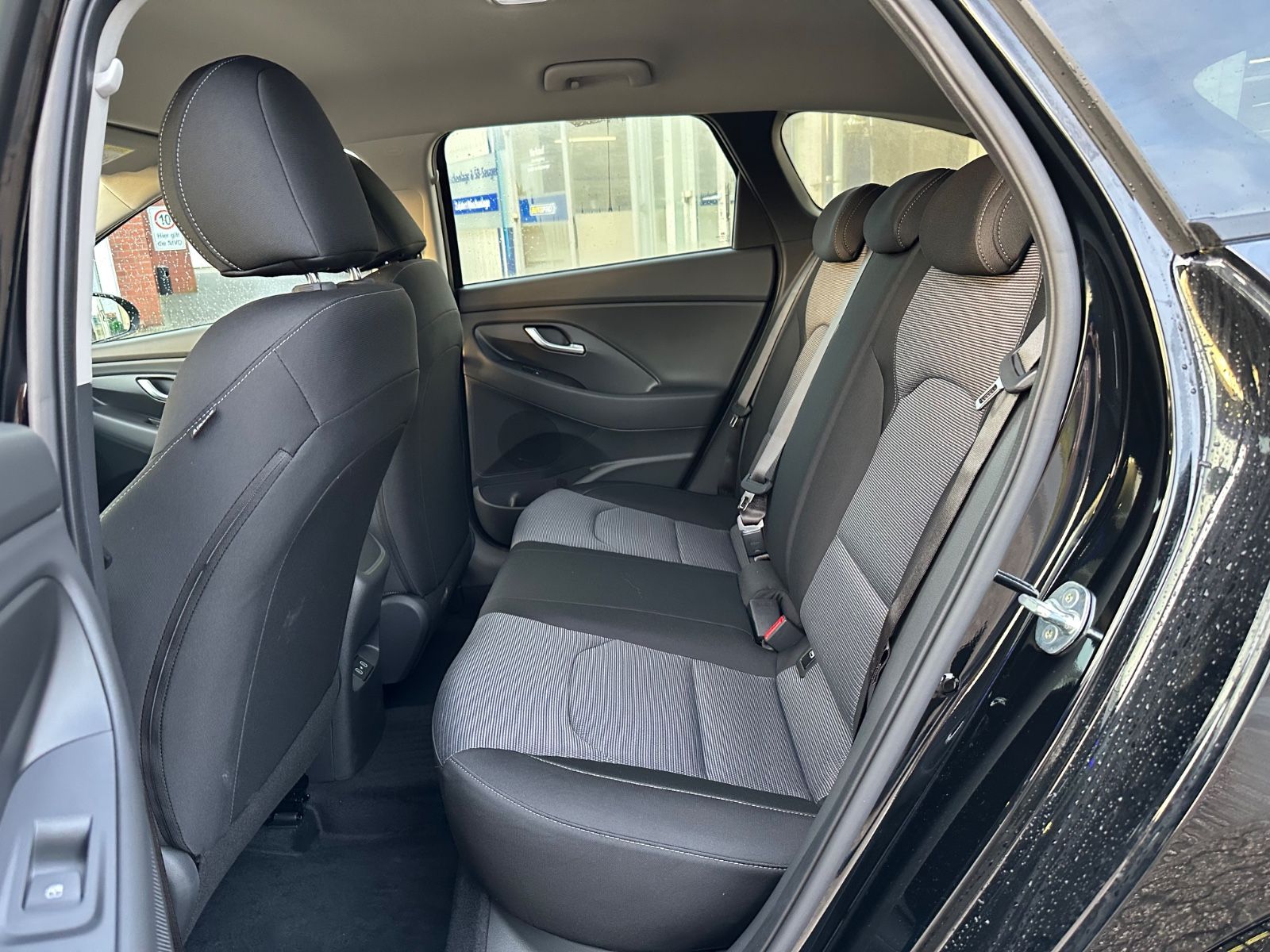 Fahrzeugabbildung Hyundai i30 Kombi 1.5 T-GDI Go DCT NAVI/LED/PDC/SHZ/VIRT