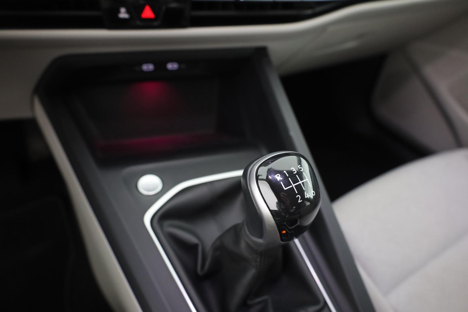 Volkswagen Golf VIII Variant 1.5 TSI Life LED Navi SHZ AHK, миниатюра 13