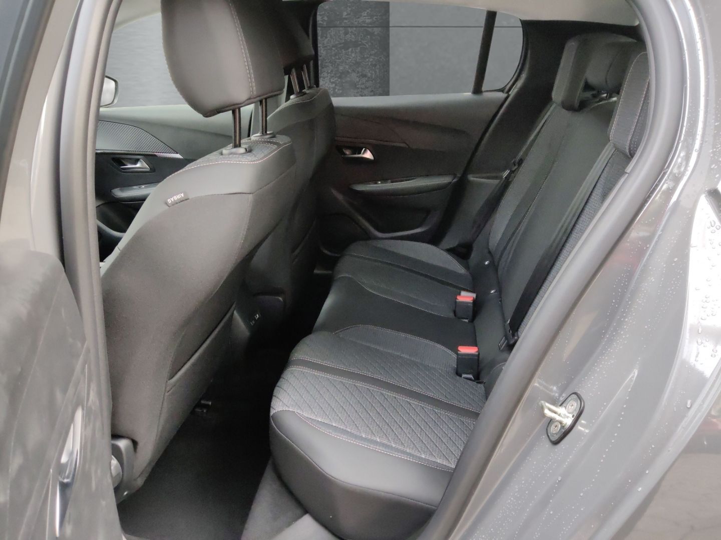 Peugeot 208 - Bild 9