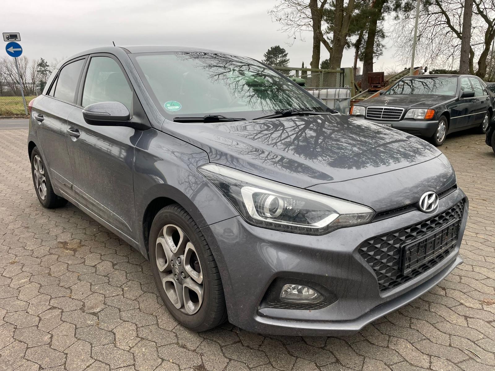 Hyundai i20 1.2 62kW YES! +KLIMAAUT.*PDC*KAMERA*LED*ALU